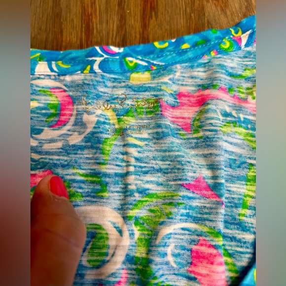 Lilly Etta V Neck - Picture 5 of 5